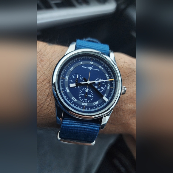 Quartz Watch - Picture 2 of 2